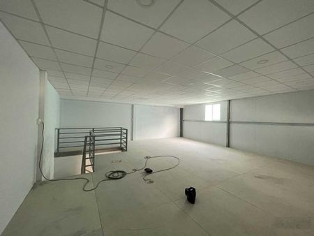 Cho thuê nhà ngang 7m dài 24m số 861 đường Huỳnh Tấn Phát, P. Phú Thuận Quận 7 giá 49 triệu/tháng