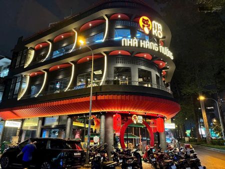 Cho thuê nhà góc 2 mặt tiền vị trí đẹp Quận 5 DT 8x18.5 giá 120 triệu