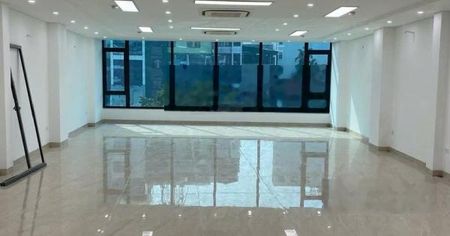 Cho thuê tòa nhà Cầu Diễn 150m2, 7 tầng 1 hầm, full kính, thông sàn, thang máy.MT rộng.