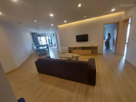 Cho thuê căn hộ trung hòa nhân chính 3 phòng ngủ full đồ 153m2 giá chỉ 17 triệu/ tháng