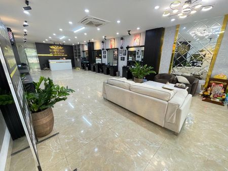 Cho thuê nhà MP phố Nguyên Hồng - Đông Đa: 80m2 5 tầng, 2 mặt tiền đều đỗ ô thỏa mái - 42tr/th