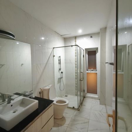 Cho thuê biệt thự villa sân vườn đường Tây Hồ, Quảng An, Hà Nội: 0972853966