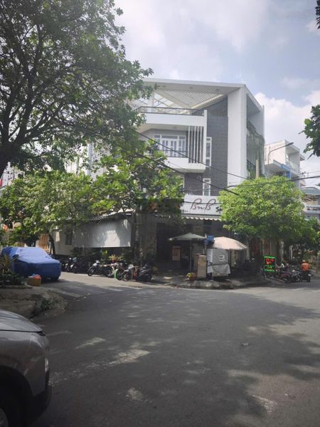 Cho thuê căn góc mặt tiền đường trần văn kiểu quận 6