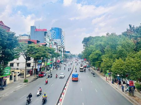 Cho thuê nhà mặt phố 147 Hồ Đắc Di - Đống Đa dt 70m2 x 4 tầng mt 8m.