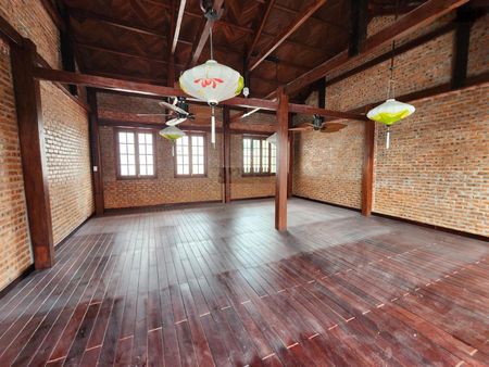 Cho thuê nhà đẹp Chính Hữu, theo phong cách Hội An cực kỳ phù hợp làm nhà hàng, spa.
