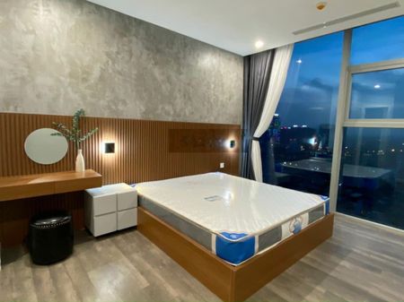 Cho thuê CHCC Studio Lancaster Lumiraine 1154 đường láng, 45m2 đủ đồ giá 14 triệu. LH 0348453498