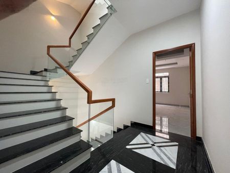 Cho thuê nhà nguyên căn 1 trệt 3 lầu 5x20m - 25 triệu/tháng đường 28 Tên Lửa, Q. Bình Tân