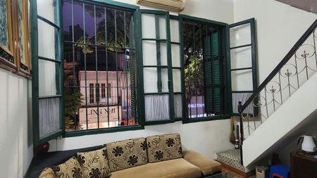 Cho thuê nhà chính chủ tại Quán Thánh - Mặt đường tầng 2, tầng 3 - 6tr/tháng
