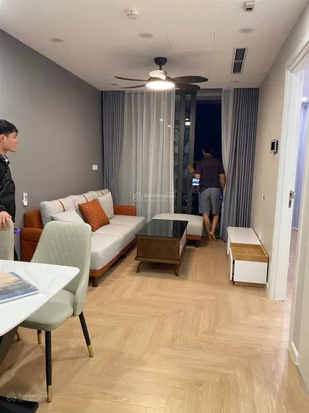 Cho thuê căn 2 ngủ 2 vc full đồ mới the ninety complex, 90 đường láng, đống đa