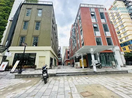 CHO THUÊ 3 TẦNG 1 TUM CÓ THANG MÁY - 300M2 NGANG 15M - 180TR