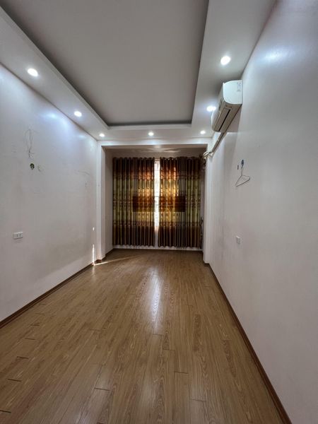 Cho thuê nhà riêng 30m2 mặt ngõ 122 Vĩnh Tuy, Hà Nội