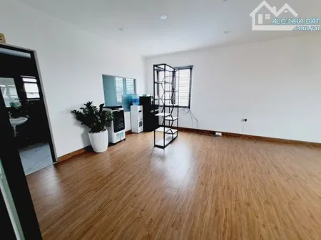 CHO THUÊ VP TẠI TRƯỜNG CHINH - THANH XUÂN - NGÃ TƯ VỌNG 45M2 GIÁ 9TR / THÁNG OTO ĐỖ CỬA