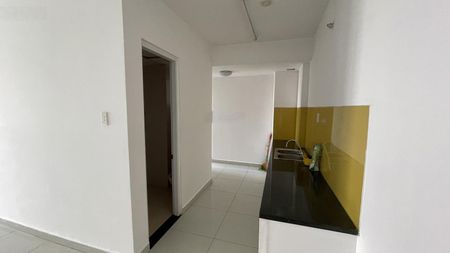 Cho thuê căn hộ 8X Plus, loại căn 2PN 2WC, nhà trống, view thoáng mát, tầng 14. Giá 7tr/tháng