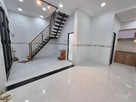 Nhà đep lưu quí kỳ 38m2 ngang khủng6m có phòng ngủ dưới đất