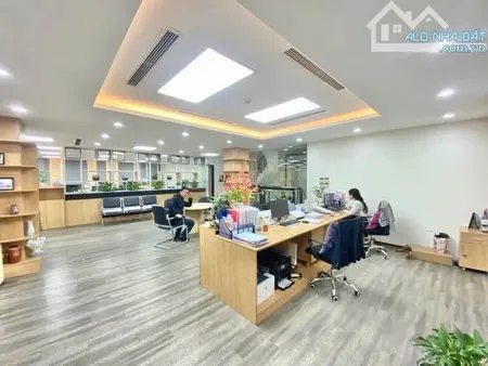 CHO THUÊ VĂN PHÒNG TẠI Phố Ngụy Như Kon Tum – 140M² – GIÁ CHỈ 24 TRIỆU/THÁNG