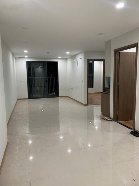Cho thuê căn hộ 2PN, 2WC, 90m2 tại Rose Town 79 Ngọc Hồi, 12 triệu VND