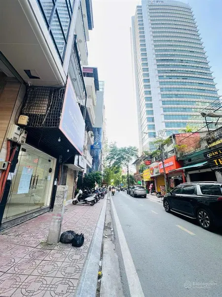 Mặt phố ba đình, phạm hồng thái hàng xóm phố cổ mặt tiền quyền lực 8m sổ vuông.