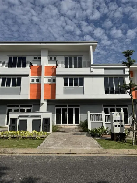 Chính chủ bán gấp căn 6x20m 1 trệt 2 lầu vườn thiên đàng 2, vị trí vip nhất khu