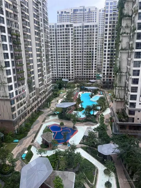 2pn góc tòa d tầng trung view hồ bơi bán 4,850 all in, full nội thất masteri centre point