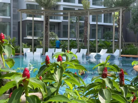 2pn centery 96m2 view hồ bơi, tháp c4, tầng cao giá (102%) giá 8.3tỷ