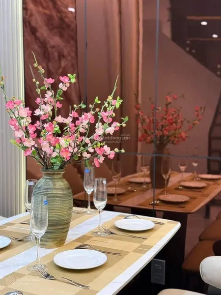Nội thất nhập khẩu và xây hơn hơn 6 tỷ do có nhu cầu vốn nên bán gấp giá tốt cho khách tinh mắt
