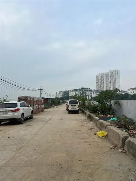 Chủ cần bán gấp giảm 2,4 tỷ nhà 2 tầng ô tô tránh hàng xóm khu louis đại mỗ 45m2 mặt tiền 3,7m.