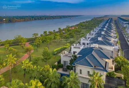 Cần bán nhanh căn dinh thự swanbay 2 mặt thoáng view sông trực diện. xem nhà 0931 409 ***