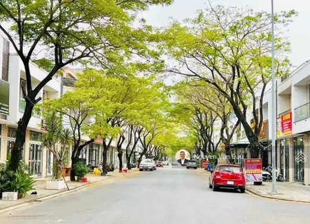 Bán nhà hoàn thiện đồng bộ rất đẹp, trục chính shophouse fpt giá tốt, thuận lợi ở hoặc kinh doanh