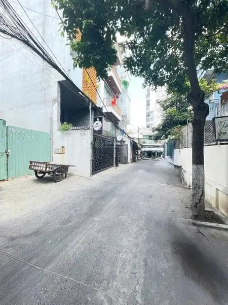 Cao thắng ngay hà đô quận 10 hẻm nhựa 8m dt 122m2 ngang 5,5m.