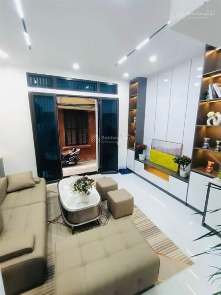 Tt hồ đền lừ nhà 5 tầng 3 pn phân lô vip ô tô đỗ cổng 9.3 t.ỷ 30m vị trí cực hiếm