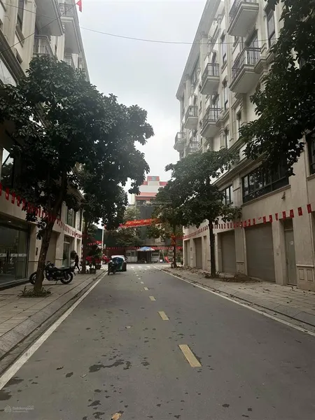 Bán nhà him lam vạn phúc tố hữu.giá cực tốt sẵn 6 tầng thang máy đang cho thuê nhẹ hơn 50tr