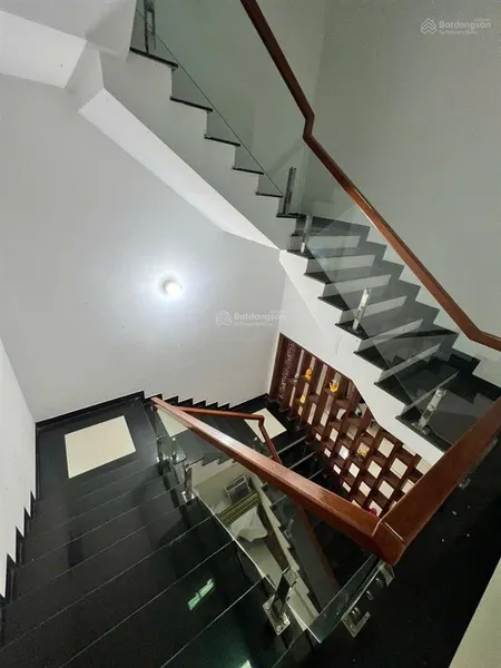 Bán toà căn hộ 4 tầng mt d.7m5 kv sơn trà dt khủng 140m2 ngang 5m12p cho thuê 30tr/tháng13,x tỷ