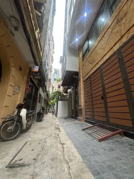 Bán nhà thịnh quang đống đa dt 75m x 8t x mt 4,4m giá 22,5 tỷ có thương lượng