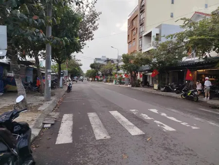Cơ hội hiếm có cho anh chị sở hữu 1 mảnh đất kim cươngsát mặt đường phan tứba bước ra biểndt85m
