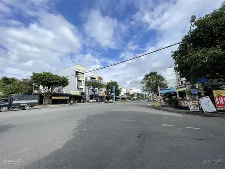 Chính chủ hạ giá bán 200m đất lô góc hai mặt tiền lê đại hành, ngang 9m, được xây cao tầng