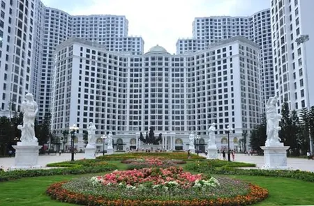 Cần bán 02 căn hộ chung cư cao cấp royalcity