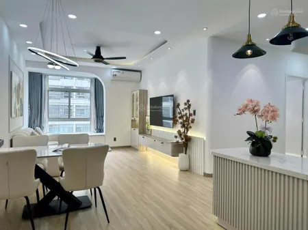 Căn hộ vị trí góc dt 91m2, 3pn 2wc nội thất đẹp khu sky garden phú mỹ hưng quận 7