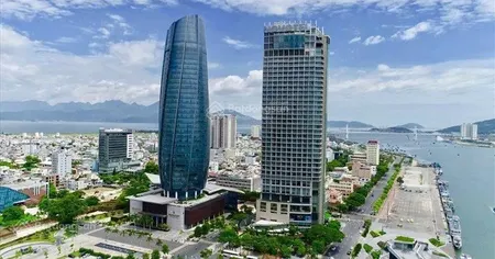 Bán nhà 4 tầng đường ô tô tránh nhau lý tự trọng gần toà nhà hành chính 81m2 ( 4,5x 18 ) 9,8 tỷ