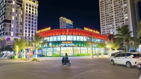 Đẳng cấp lô góc ngã tư đỗ bá. cách biển 60m. diện tích 826.8m2. xây dựng cao tầng. giá rất tốt
