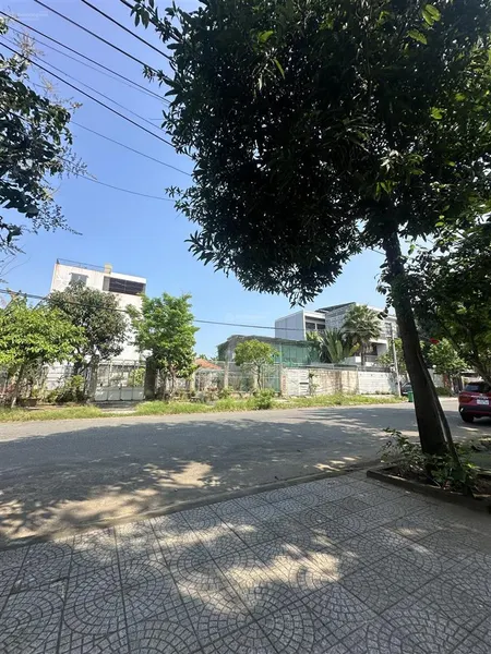 Nhà mặt phố bán gấp tại trần sâm, 14,3 tỷ, 180m2, mặt tiền 10m