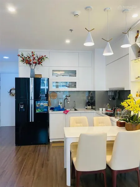 Bán gấp căn 2 ngủ 2 vệ sinh đẹp, nhà mới giá cực tốt dự án vinhomes symphony riverside