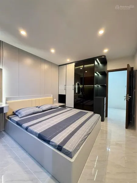 Hạ sốc 400tr, chủ cần bán, căn hộ 3pn, 2wc, lô góc, nhỉnh 4 tỷ, lương đình của, đống đa