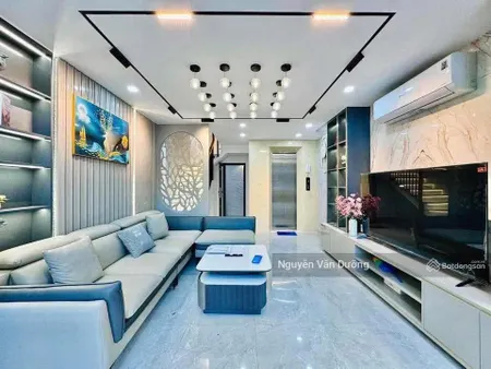 Bán nhà phố thịnh quang, thang máy, nhà đẹp ở ngay, ngõ nông gần mặt phố, sân xe riêng, 38m2*6t