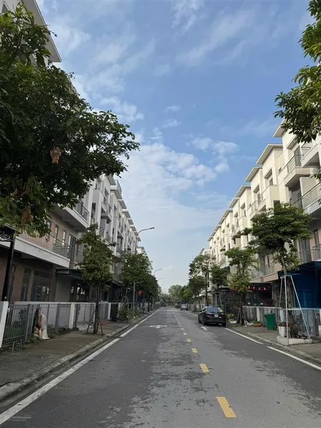 Shophouse ngay cạnh chân đế chung cư vsip có dòng tiền cho thuê ổn định