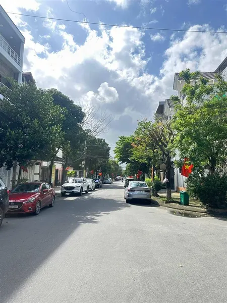 Lô đất ngang 10m ngay biển cửa đại gần công viên cách biển 500m đường nhựa 11,5