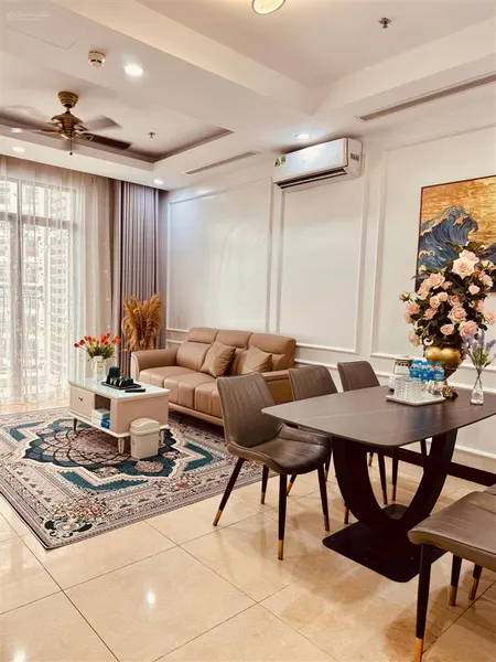 Gia đình cần bán căn hộ royal city (72a nguyễn trãi), 101m², 2 ngủ, tòa r3a