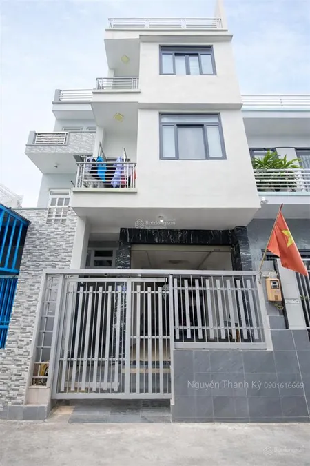 Bán chdv 4 tấm quận 7 sát bên phú mỹ hưng xe hơi đậu cửa khai thác 25tr/tháng