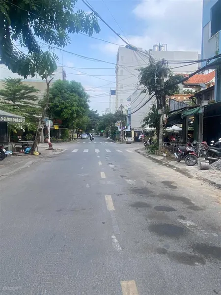 Cần bán nhà mặt tiền đường số 79 tân quy quận 7. 230 triệu / m2