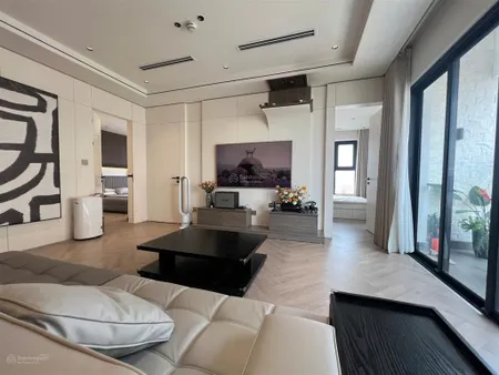 Gia đình bán căn hộ c3 lê văn lương, 150m2, 4 ngủ 2 vệ sinh, tầng cao thoáng, 3 ban công cực mát