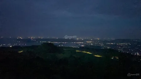 Đất view biển đường ô tô tới nơi làm nghỉ dưỡng và kinh doanh về du lịch rất phù hợp